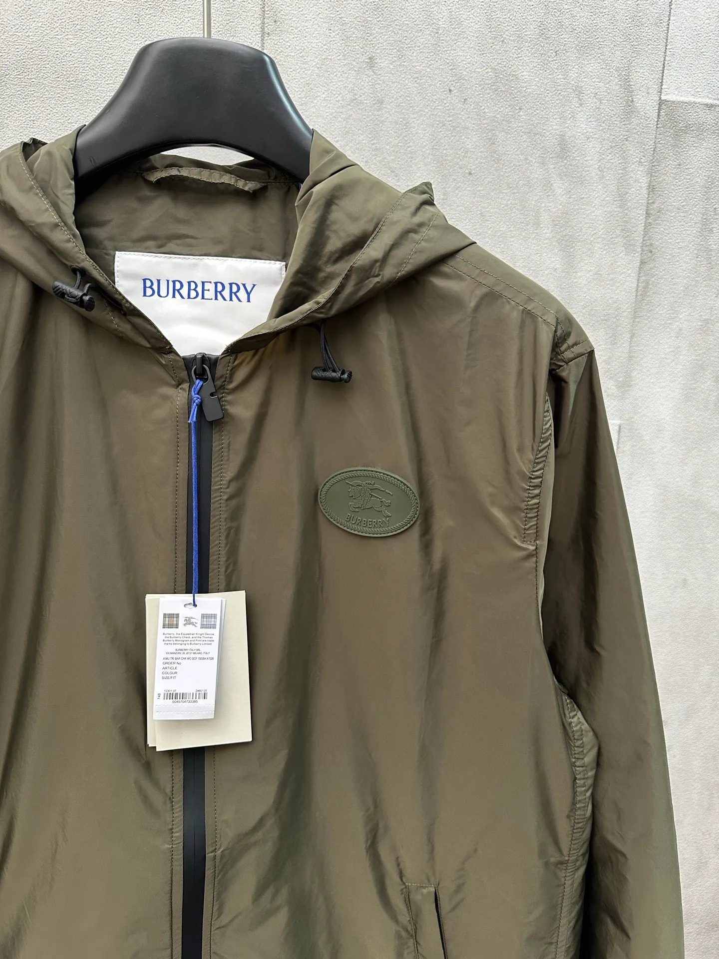 burberry ： 100% 。 。 ， ， 。 ，Breathable ， 。 ： ： ， ， 。 ， 。 。 ， ， 。 ： SIZE: S M L XL